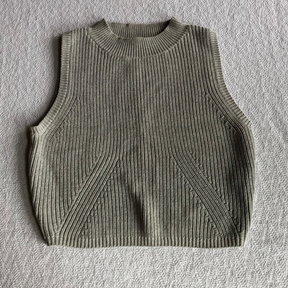 ✨💫2 for 40💫✨Aritzia Babaton nathan sweater Top - Picture 1 of 7